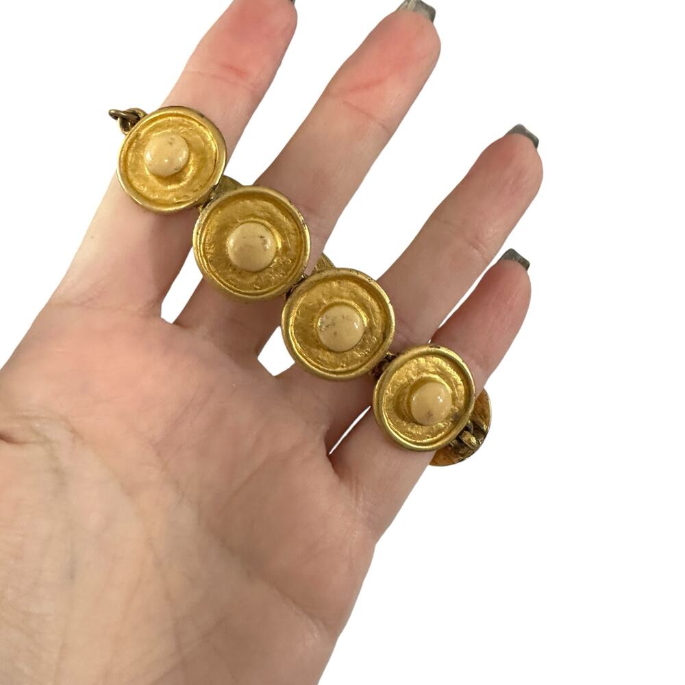 Vintage Gold Tone Bracelet With Painted Beads 7 inches elegant